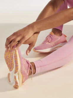 ROXY X MIZUNO Wave Rider 26 - Laufschuhe Für Frauen -Modereich Geschaft afn1gd2258 99m mgj0 bck2