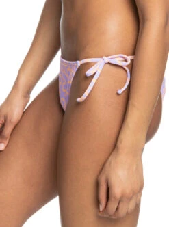 Roxy Hawaiian Heat - Freche Bikinihose Für Frauen -Modereich Geschaft erjx404585 roxyw ngz4 frt2